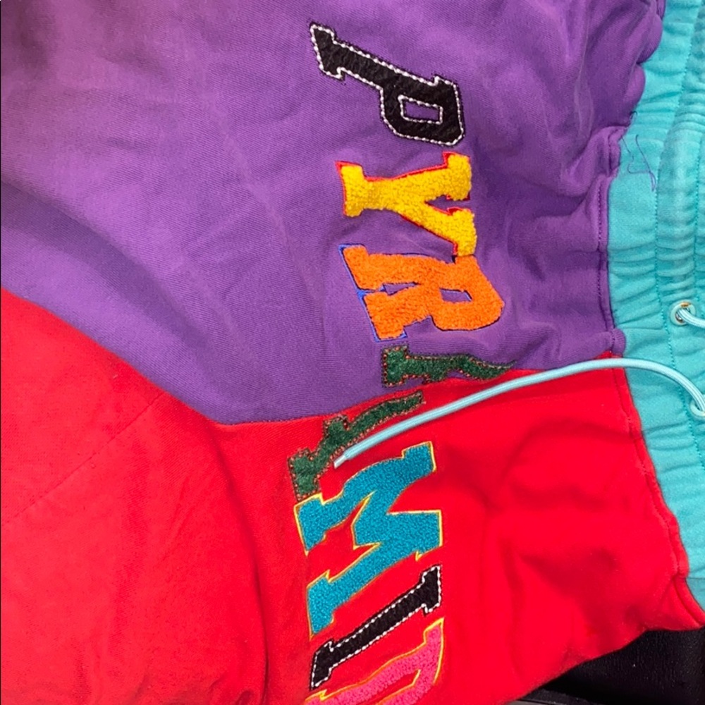 Shorts - Picture 2 of 3
